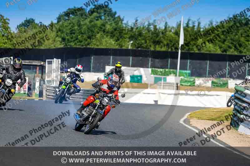 Vintage motorcycle club;eventdigitalimages;mallory park;mallory park trackday photographs;no limits trackdays;peter wileman photography;trackday digital images;trackday photos;vmcc festival 1000 bikes photographs